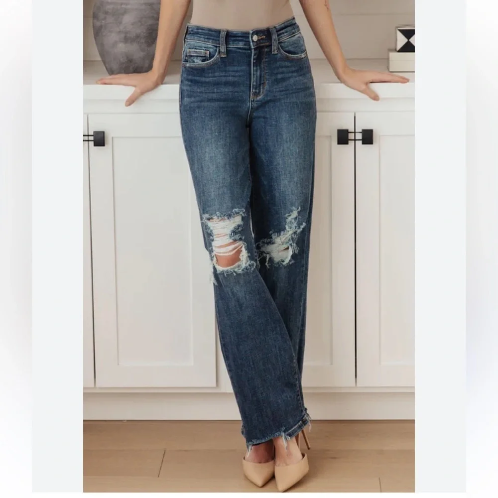 Judy Blue Distressed Jeans NWT - Picture 1 of 9